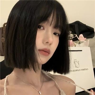 基拉·基拉丽娜封面
